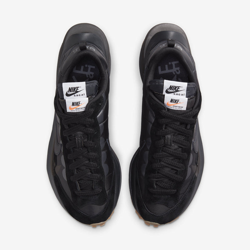 Sacai x VaporWaffle Black and – Gum Clássico