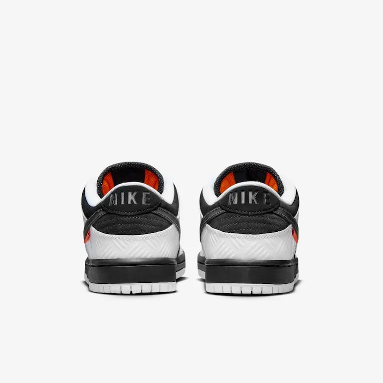 TIGHTBOOTH x SB Dunk Low Black – White Confortável