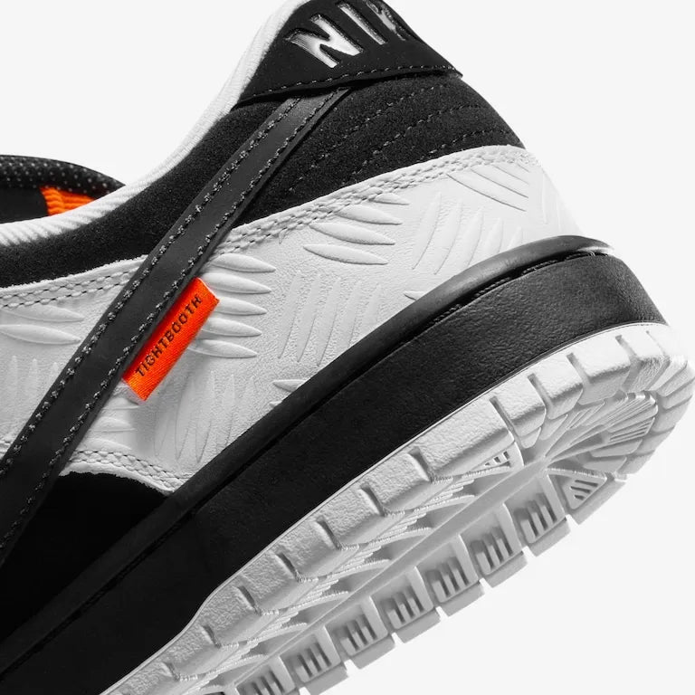 TIGHTBOOTH x SB Dunk Low Black – White Confortável